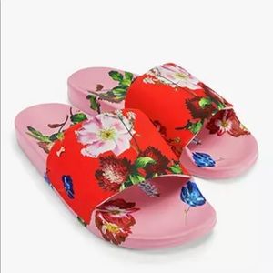 Ted Baker  London sliders size 40. Gently used.